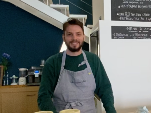 Une toute jeune enseigne Aixoise qui propose des pâtisseries sur mesure.